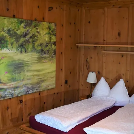 Bed and Breakfast Chasa Sassalba *