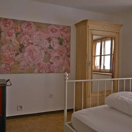 Chasa Sassalba Bed and Breakfast