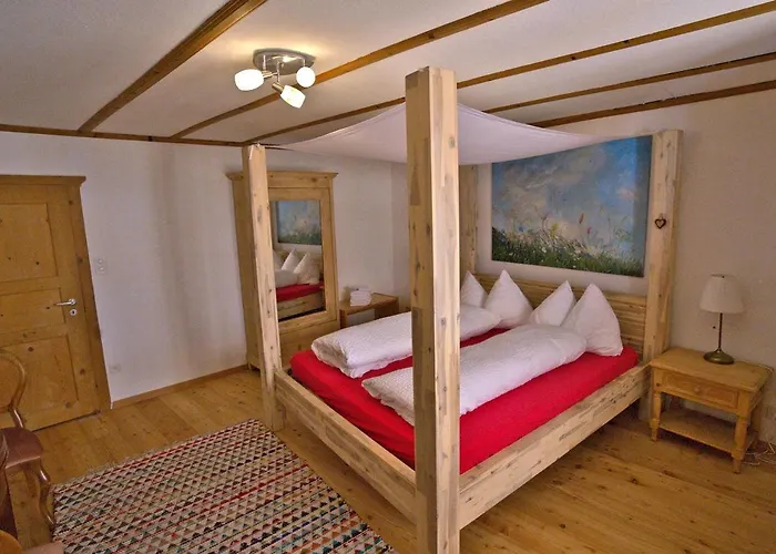 Chasa Sassalba فندق مبيت وإفطار *