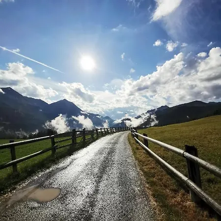 Chasa Sassalba לינה וארוחת בוקר *