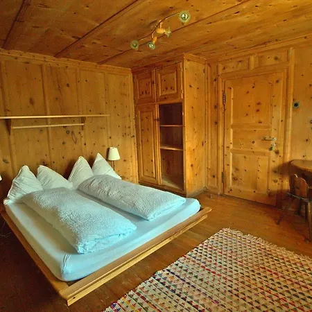 Chasa Sassalba לינה וארוחת בוקר