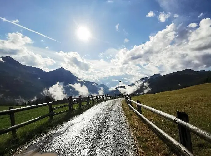 Chasa Sassalba Bed & Breakfast *