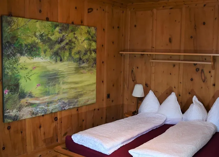 Bed & Breakfast Chasa Sassalba *