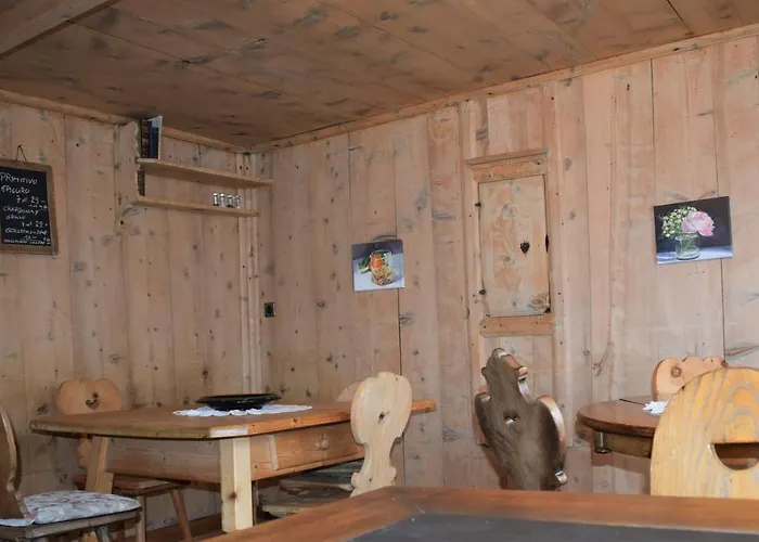 Bed & Breakfast Chasa Sassalba *