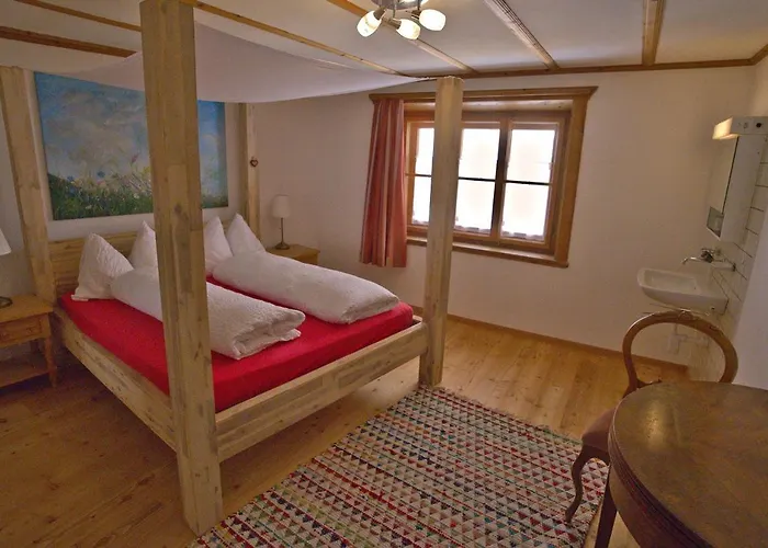 Bed & Breakfast Chasa Sassalba *