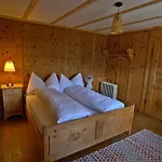 Bed & Breakfast Chasa Sassalba Lu