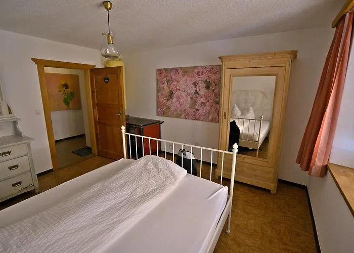 Alojamento de Acomodação e Pequeno-almoço Chasa Sassalba Lu